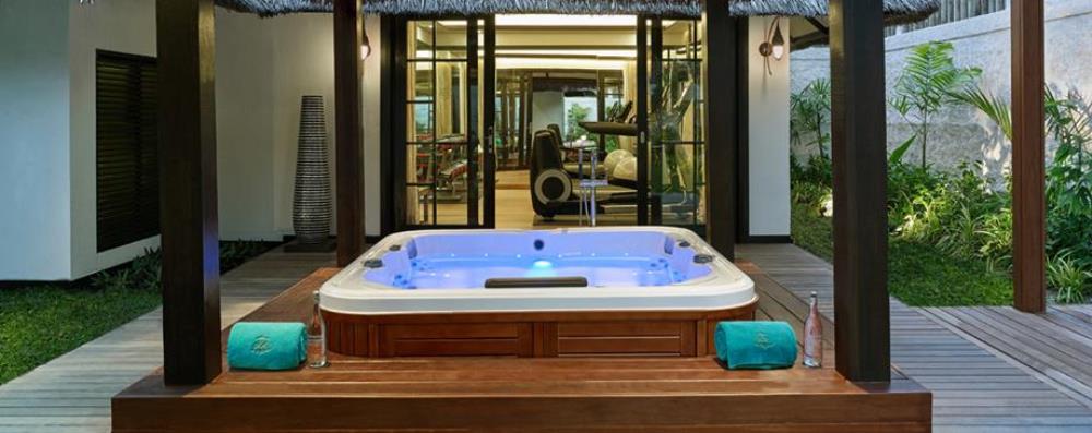 content/hotel/Jumeirah Vittaveli/Accommodation/5 Bedroom Royal Residence with Pool/JumeirahVittaveli-Acc-RoyalResidence-12.jpg